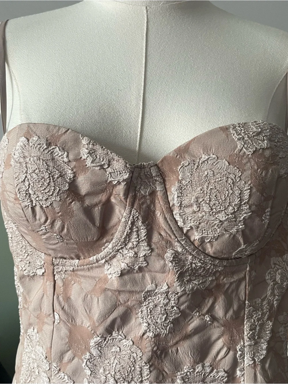 Windsor Gorgeous Charm Floral Jacquard Mini Dress | Taupe | L | NWT - Picture 12 of 12